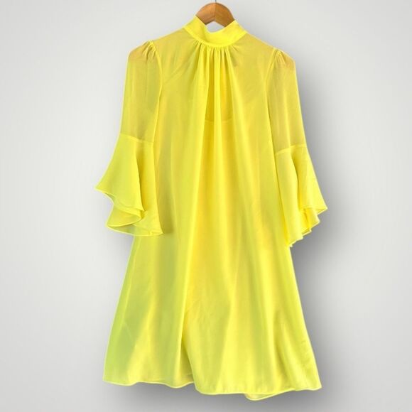 BCBGMaxAzria Dresses & Skirts - 🎉5 for $45🎉  BCBGMAXAZRIA dress size XXS yellow